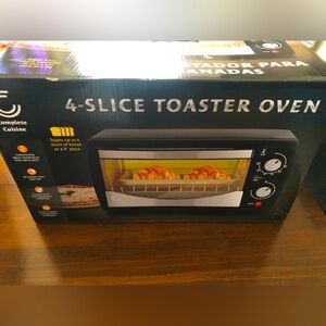 New in Box Black 4-Slice Toaster Oven